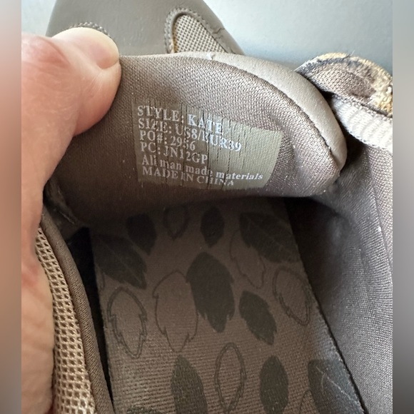 Orthaheels lace up shoes. Podiatrist designed. - Picture 6 of 9